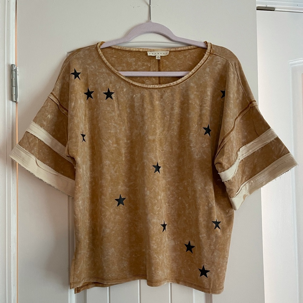 Ruthie Grace Boutique stars striped sleeve size M